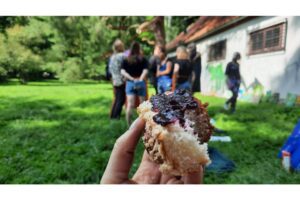 Plener malarski w Parku Oliwskim - fundacja Arte Infinita Gdańsk (11) Plener malarski w Parku Oliwskim - fundacja Arte Infinita Gdańsk (11)