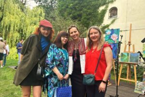 Plener malarski w Parku Oliwskim - fundacja Arte Infinita Gdańsk (21) Plener malarski w Parku Oliwskim - fundacja Arte Infinita Gdańsk (21)